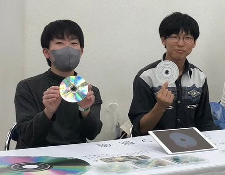 破損CD研究のブース写真